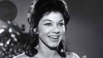 عمرو محمود ياسين ينعى وفاة شويكار عبر 