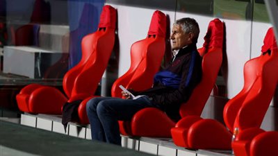 تعرف على المرشح الأول لخلافة كيكي ستين في برشلونة