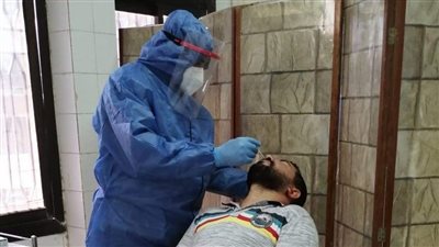 المعمل الإقليمي بالزقازيق يجري فحص كورونا للمسافرين بالخارج (صور)