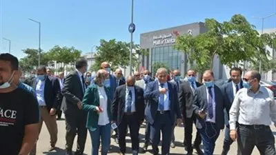 وزير التموين يفتتح النادى الاجتماعي بالمنطقة التجارية بطنطا 