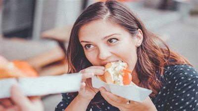 أطعمة لا يجب تناولها في وجبة العشاء.. أبرزها 