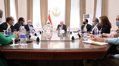 تفاصيل اجتماع وزيري الصحة والتعليم لبحث خطة التأمين الطبي لطلاب المدارس