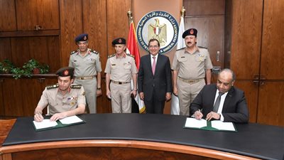 تعاون بين قطاع البترول وجهاز مشروعات الخدمة الوطنية لإنشاء مجمع الصوب الزراعية باللاهون