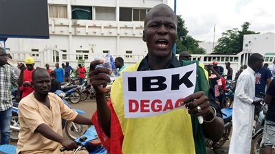 توقف القناة التلفزيونية الحكومية عن البث بعد اعتقال الرئيس المالي