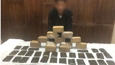 ضبط عامل بحوزته 15 كيلو حشيش في الجيزة 