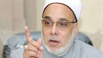 هل يحق للخاطب أن يصافح خطيبته؟.. عميد كلية الدعوة السابق يجيب (فيديو)