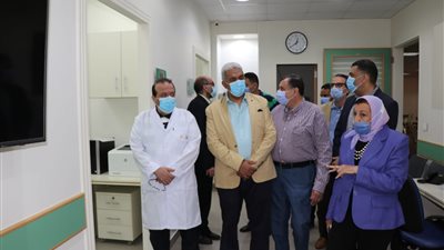 نائب رئيس جامعة الأزهر يتفقد كلية الطب ببيروت