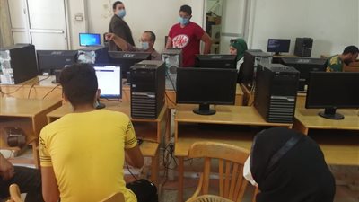 جامعة حلوان: استقبال الطلاب لتسجيل رغبات تنسيق 2020 (صور)