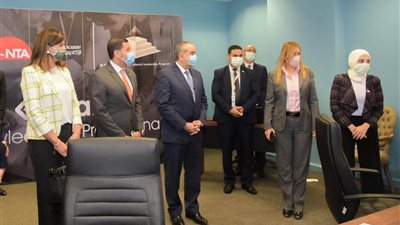 وزير الطيران المدني يشارك في اختبارات تأهيل التنفيذيين للقيادة