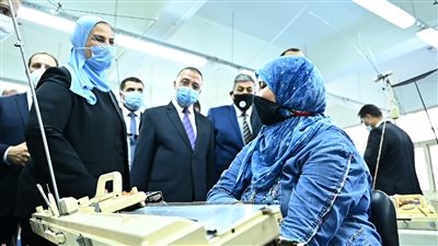 وزيرة التضامن تزور مركز التدريب والتشغيل المهني بغيط العنب (صور)