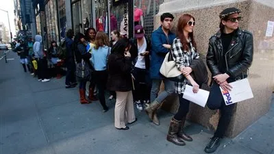 تراجع عدد العاطلين عن العمل في فرنسا إلى 4 ملايين شخص