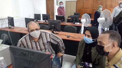 توافد ٢٣٠٦ طلاب على معامل التنسيق الإلكتروني بجامعة عين شمس