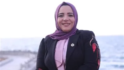 أول أم مثالية من ذوي الإعاقة تروي قصة عطاء طويلة (فيديو)