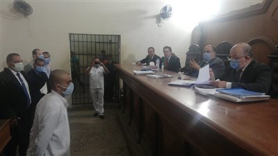 وصول مدير مكتب محافظ البحيرة لمحكمة إيتاي البارود للنظر في قضية اتهامه بالرشوة