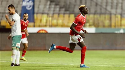 الأهلي يتخطى عقبة المصري بثنائية نظيفة في ليلة عودة 