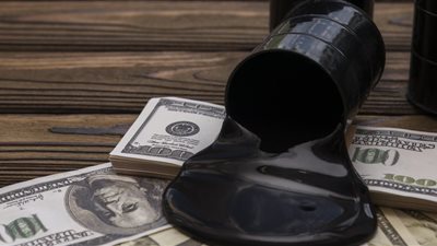 أدنوك الإماراتية تخفض إمدادات النفط الخام 30%