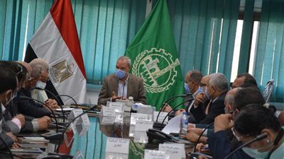 محافظ القليوبية يتابع أعمال تطوير طريق شركات البترول