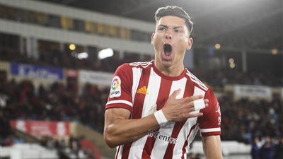 ليكيب الفرنسية: بنفيكا يشتري هداف ألميريا مقابل 24 مليون يورو