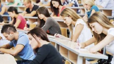 ولي أمر: امتحان الدبلومة الأمريكية تم تسريبه 7 مرات حتى الآن 