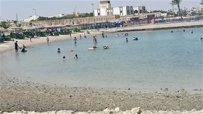 إقبال المواطنين على النادي الاجتماعي بالغردقة وسط تطبيق الإجراءات الاحترازية (صور)