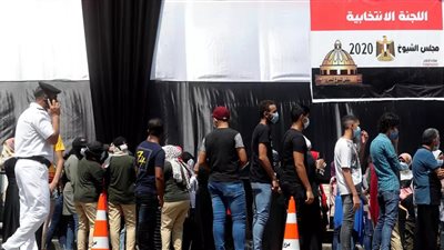 إقبال كبار السن والسيدات.. أبرز مشاهد جولة الإعادة في انتخابات الشيوخ