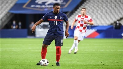 مدرب منتخب فرنسا يثني على مستوى مارسيال 