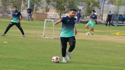 المقاولون وإنبي يتصارعان على مدافع سموحة