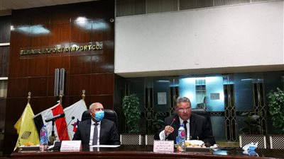 وزيرا قطاع الأعمال والنقل يبحثان تنشيط وزيادة الصادرات المصرية