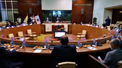 وزيرا قطاع الأعمال والنقل يبحثان سبل تعزيز التجارة الخارجية 