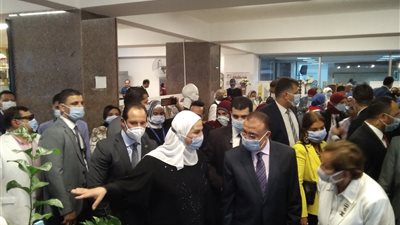 يضم حرف يدوية وتراثية.. وزيرة التضامن تفتتح معرض