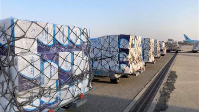 الإمارات تواصل إرسال مساعداتها الطبية لدول العالم لمواجهة كورونا