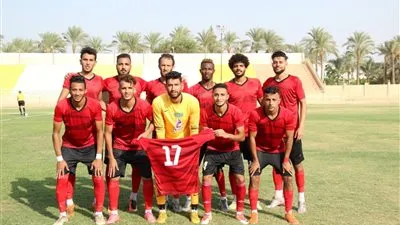 لاعبو بترول أسيوط يؤازوا زميلهم في مباراة الإعلاميين 
