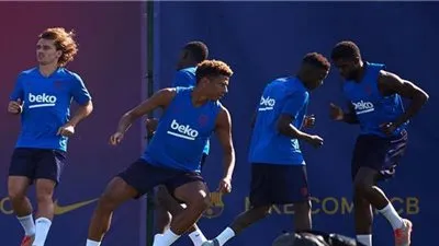 نجم برشلونة يودع زملاءه برسالة عاطفية