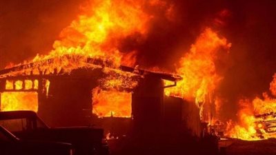 اندلاع حريق هائل في مصنع قرب طهران (فيديو)