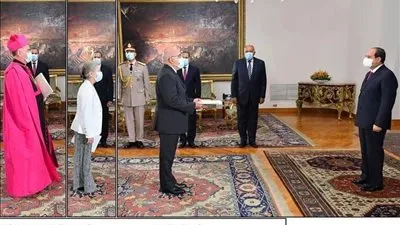 السيسي يتسلم أوراق اعتماد السفير الباباوي بمصر