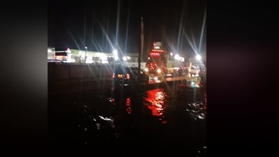 شاهد.. انفجار خط صرف صحي في 