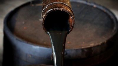 النفط يسجل انخفاضا أسبوعيا بأكثر من 2٪