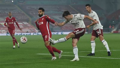 شاهد - محمد صلاح يصنع هدف التعادل لليفربول أمام آرسنال