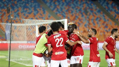 رد ناري من نجم الأهلي على شائعات توقيعه لبيراميدز