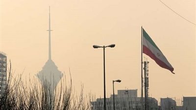 انفجارات وحریق واسع في مدينة صناعية بطهران