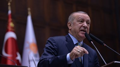 تركيا تنتقد كندا لتعليقها صادرات الأسلحة