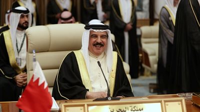 ملك البحرين: تثبيت أركان السلام في المنطقة يعتمد على تفعيل المبادرة العربية