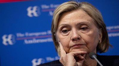 كاتب ليبي: إيميلات هيلاري تؤكد 