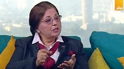 خبيرة تطالب الاستعانة بأساتذة كليات التربية لتدريب المعلمين (فيديو)