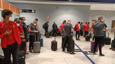 وزير الرياضة يطمئن على بعثة الأهلي