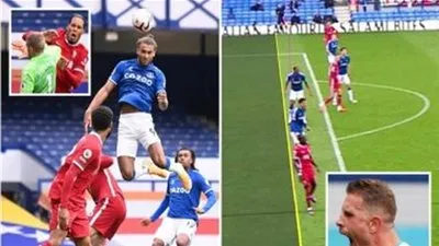 ليفربول يشن حرب نارية على حكم مباراة إيفرتون 