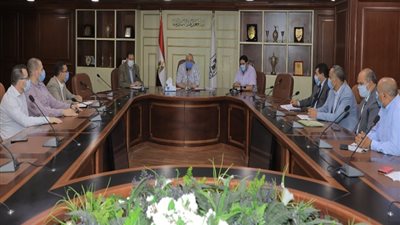 محافظ بني سويف يبحث مع رؤساء المدن الاستعداد لتقلبات الطقس