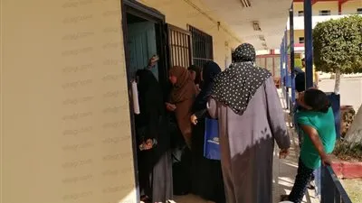 توافد الناخبين على لجان 