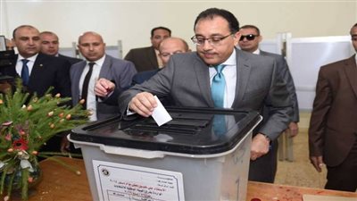 على رأسهم رئيس الحكومة.. وزراء يدلون بأصواتهم في انتخابات النواب 