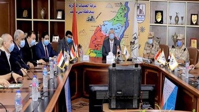 محافظ بني سويف بغرفة عمليات النواب: انتظام العملية في 692 لجنة 